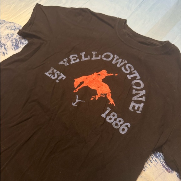 Yellowstone Tee Shirt - Picture 3 of 6